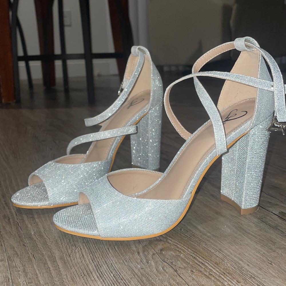 Windsor heels